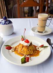 Flan,-Cafe-de-la-Parroquia,-San-Miguel-de-Allende,-Mexico